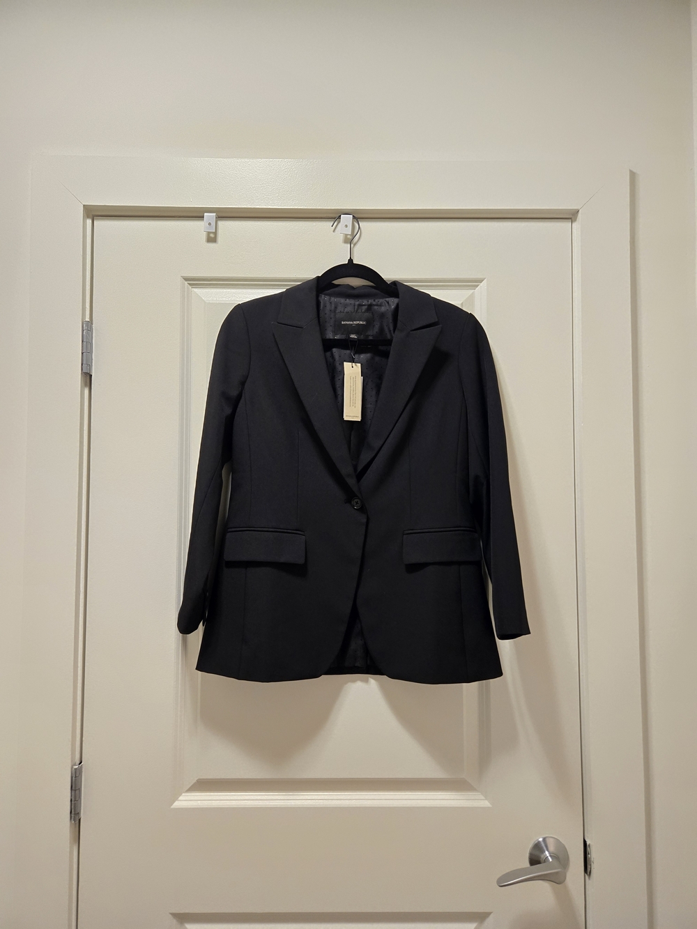 Banana Republic Black Women's Tailored Single-Button Blazer - NWT, 6P